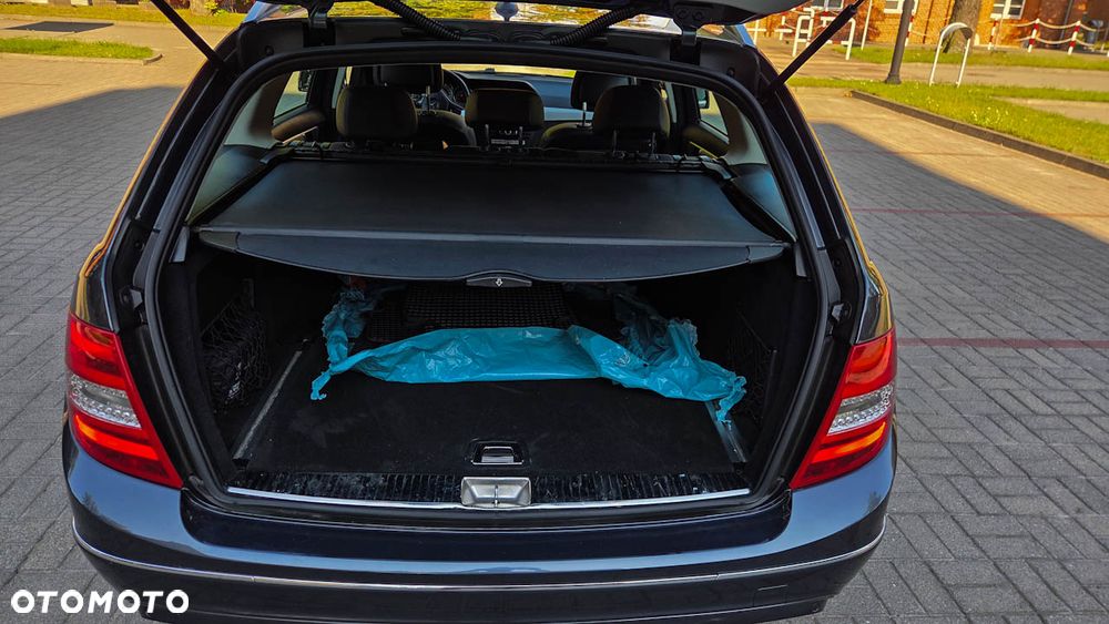 Mercedes-Benz Klasa C 180 (BlueEFFICIENCY) Avantgarde - 12