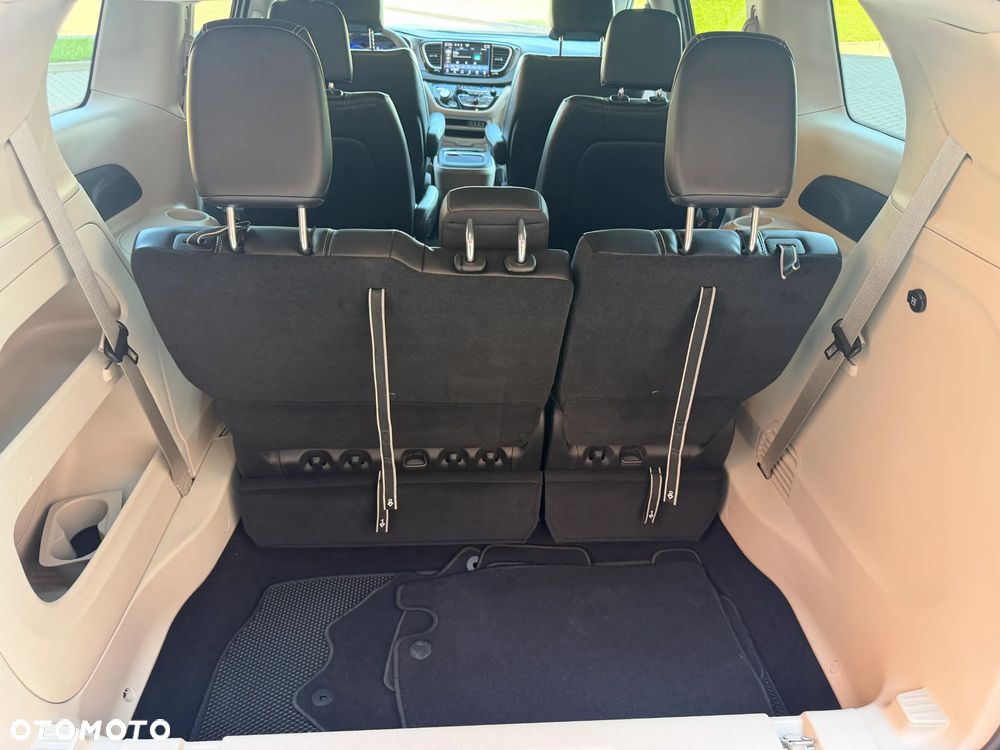 Chrysler Pacifica - 26