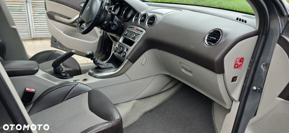 Peugeot 308 HDi FAP 135 Platinum - 9