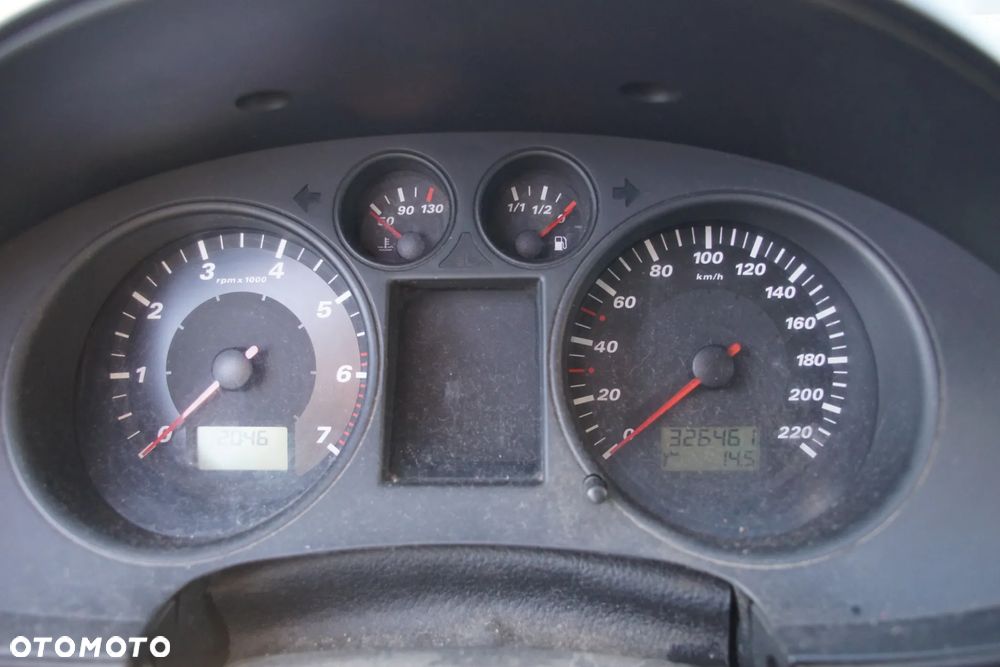 Auto na części - Seat Ibiza III 1.2 12V 64 KM AZQ GSB LS7N 2003R Silnik Skrzynia Drzwi Maska Klapa Zderzak Błotnik Szyba Lusterko Klamka Lampa Deska Kokpit Sterownik Moduł Czujnik Licznik Panel Kierownica - 11