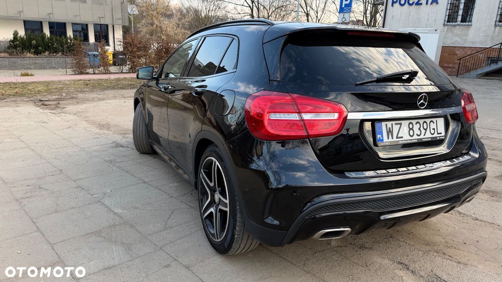 Mercedes-Benz GLA - 4