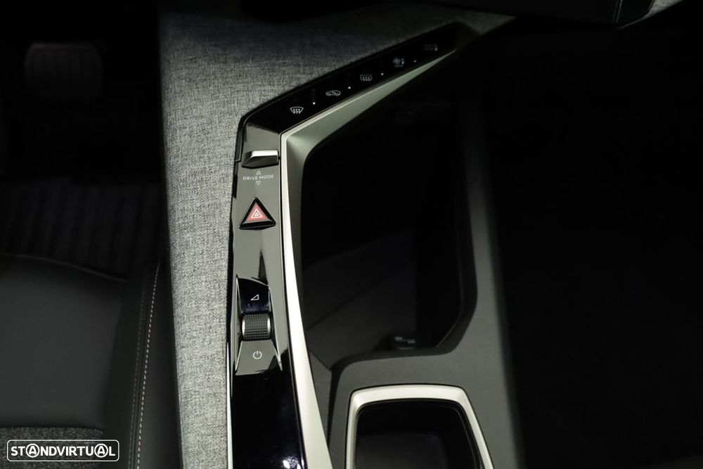 Peugeot 5008 1.2 Hybrid Allure e-DCS6 - 12