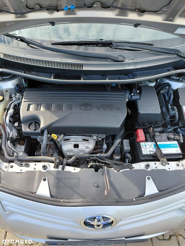 Toyota Auris 1.33 VVT-i Terra - 22