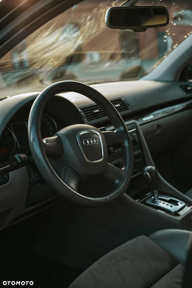 Audi A4 Limousine 2.0 T FSI quattro tiptronic - 12