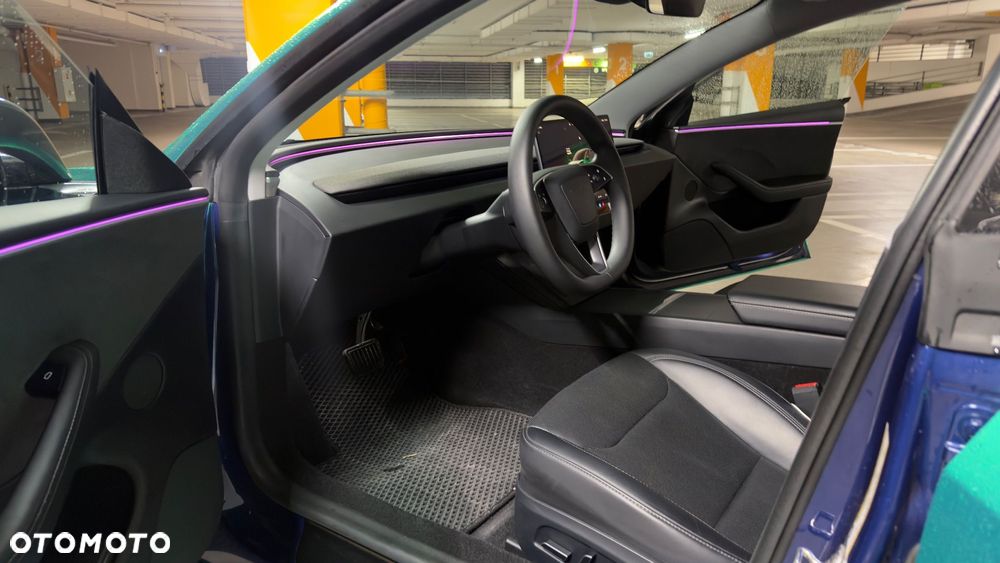 Tesla Model 3 - 7