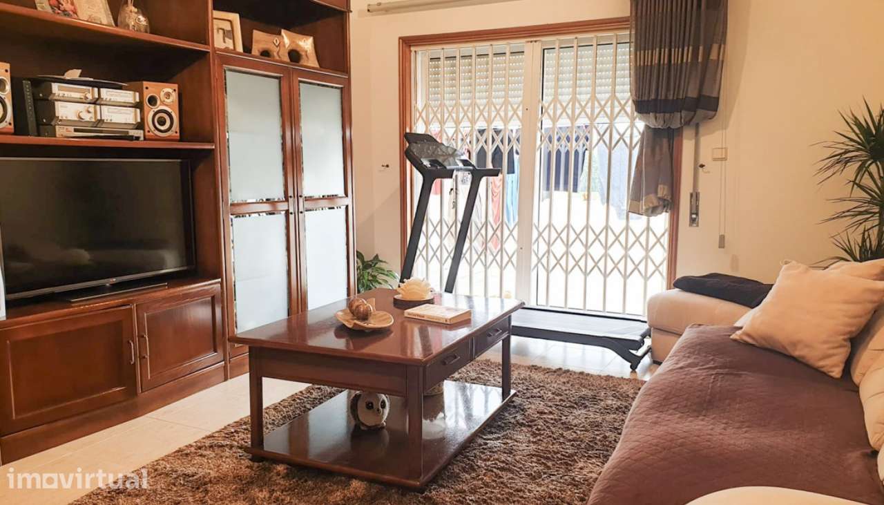 Venda de Apartamento T2 com terraço, Guilhabreu, Vila do Conde - Grande imagem: 2/23