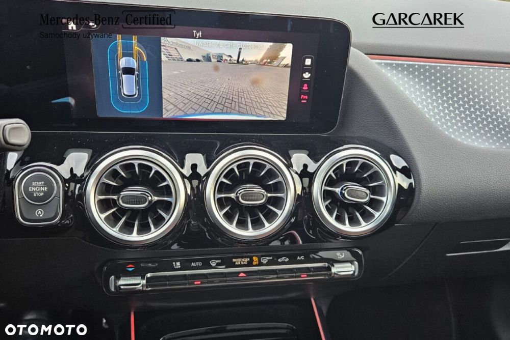 Mercedes-Benz GLA - 15