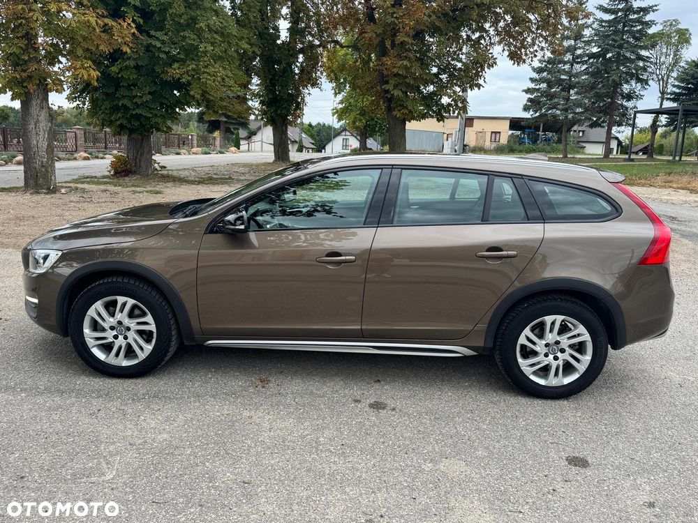 Volvo V60 Cross Country D3 Drive-E Momentum - 14