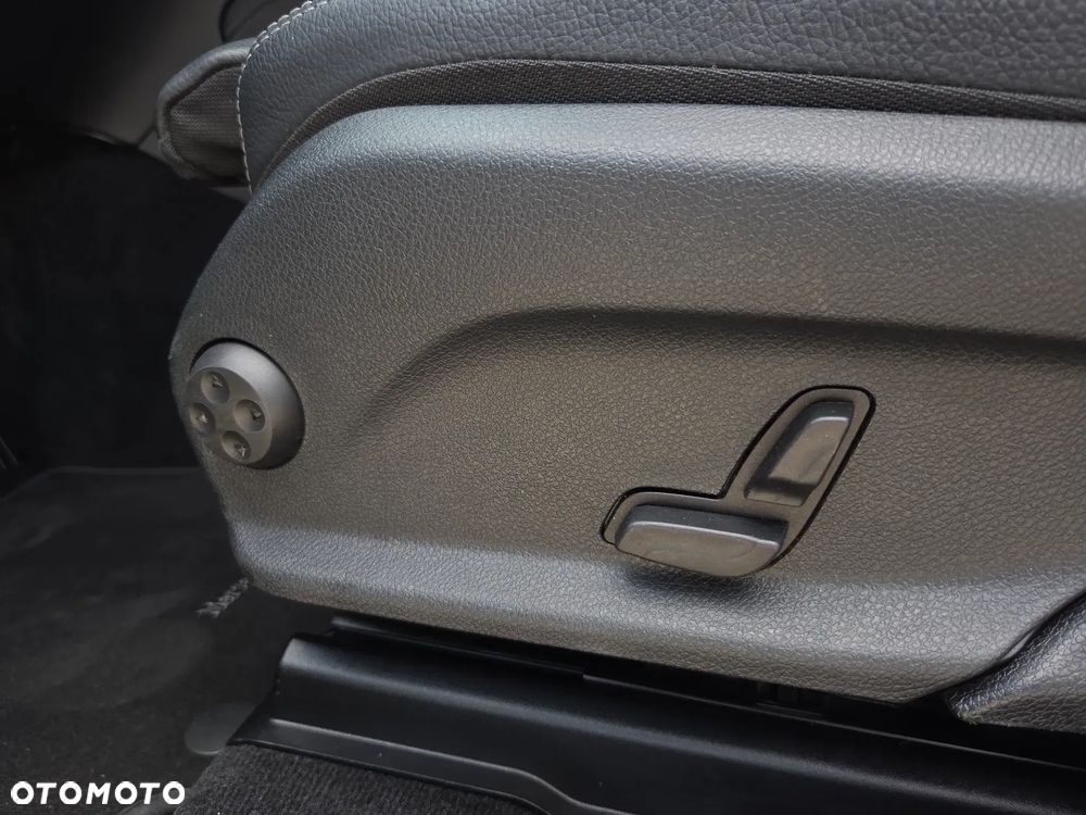 Mercedes-Benz GLC 250 4Matic 9G-TRONIC - 25