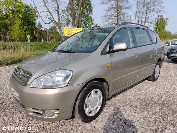 Toyota Avensis Verso D-4D