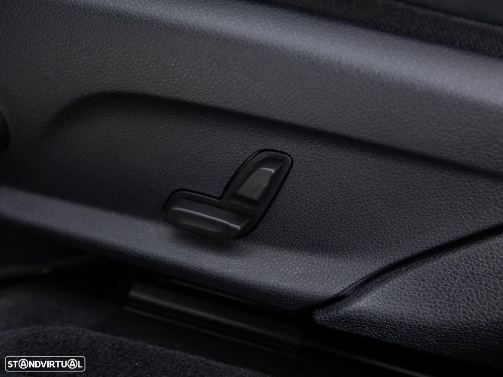 Mercedes-Benz E 300 de AMG Line - 18