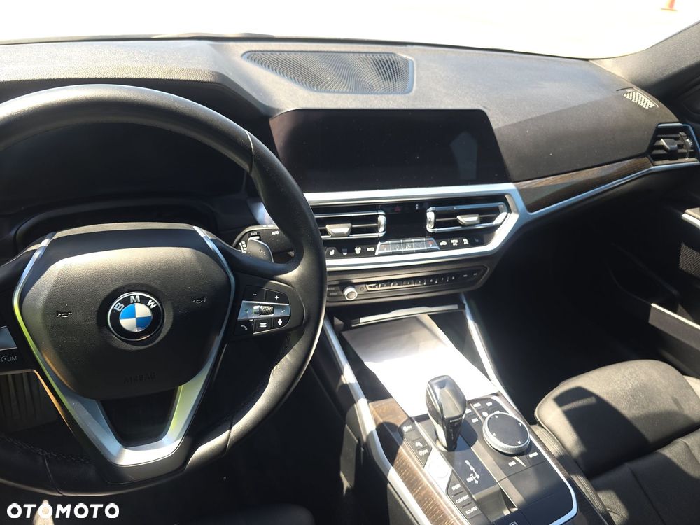 BMW Seria 3 330i - 8