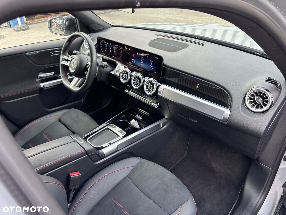 Mercedes-Benz GLB - 18