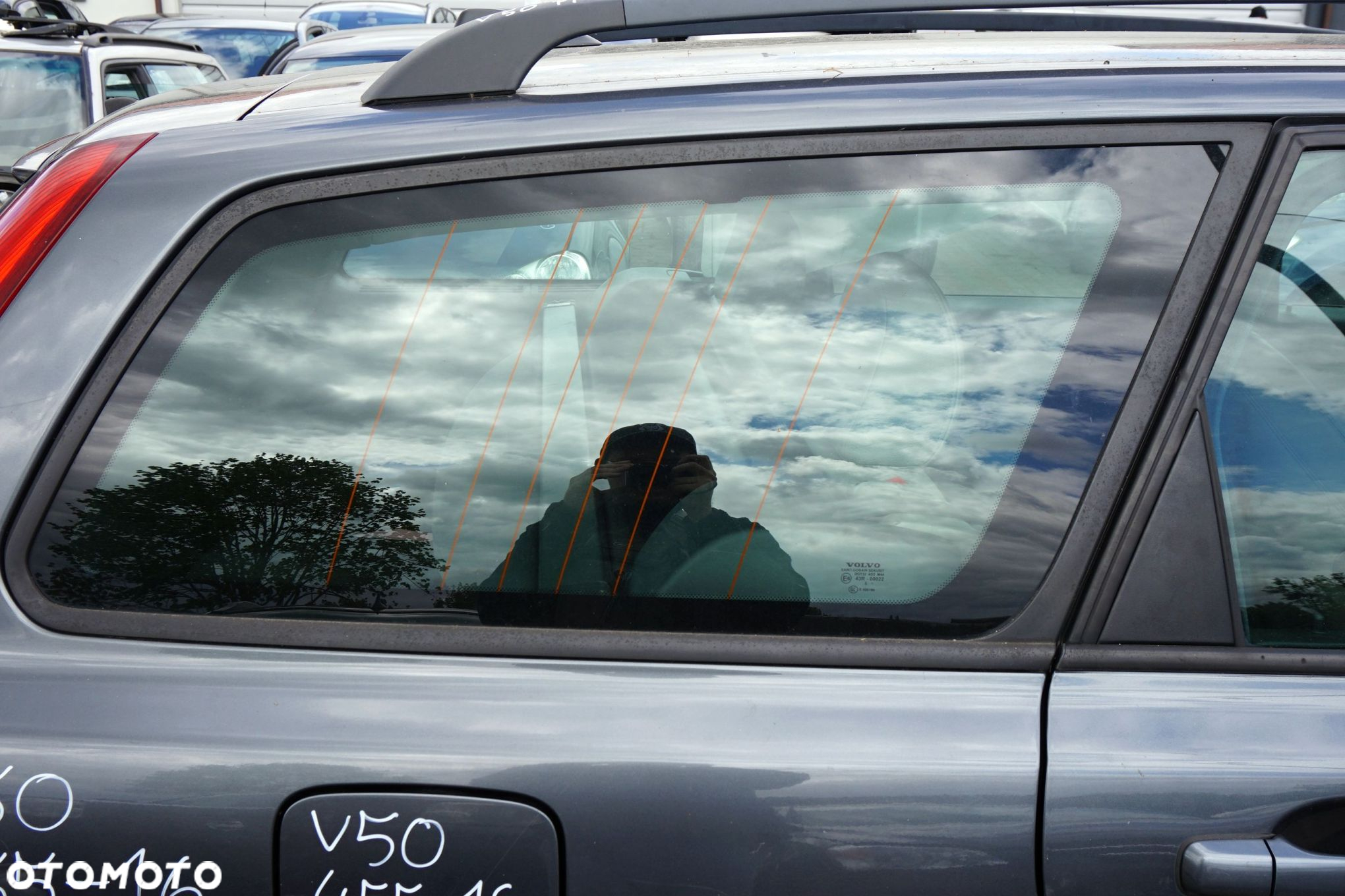 SZYBA KAROSERYJNA TYLNA PRAWA BOCZNA V50  KOMBI  VOLVO 2004-2007 - 2
