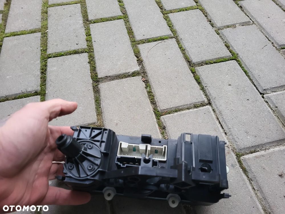 KL Panel Klimatyzacji Grzane Fotele Europa Skoda Octavia II 04- 1T1820045 - 3