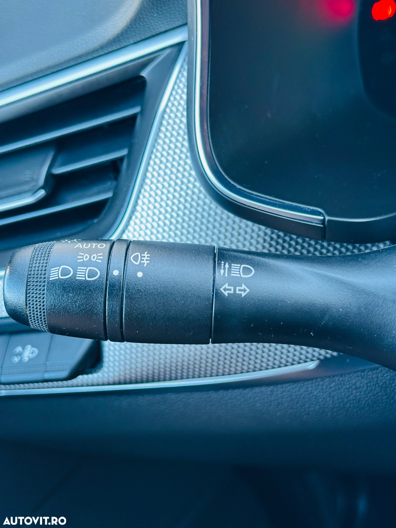 Renault Arkana E-TECH 145 Evolution - 30