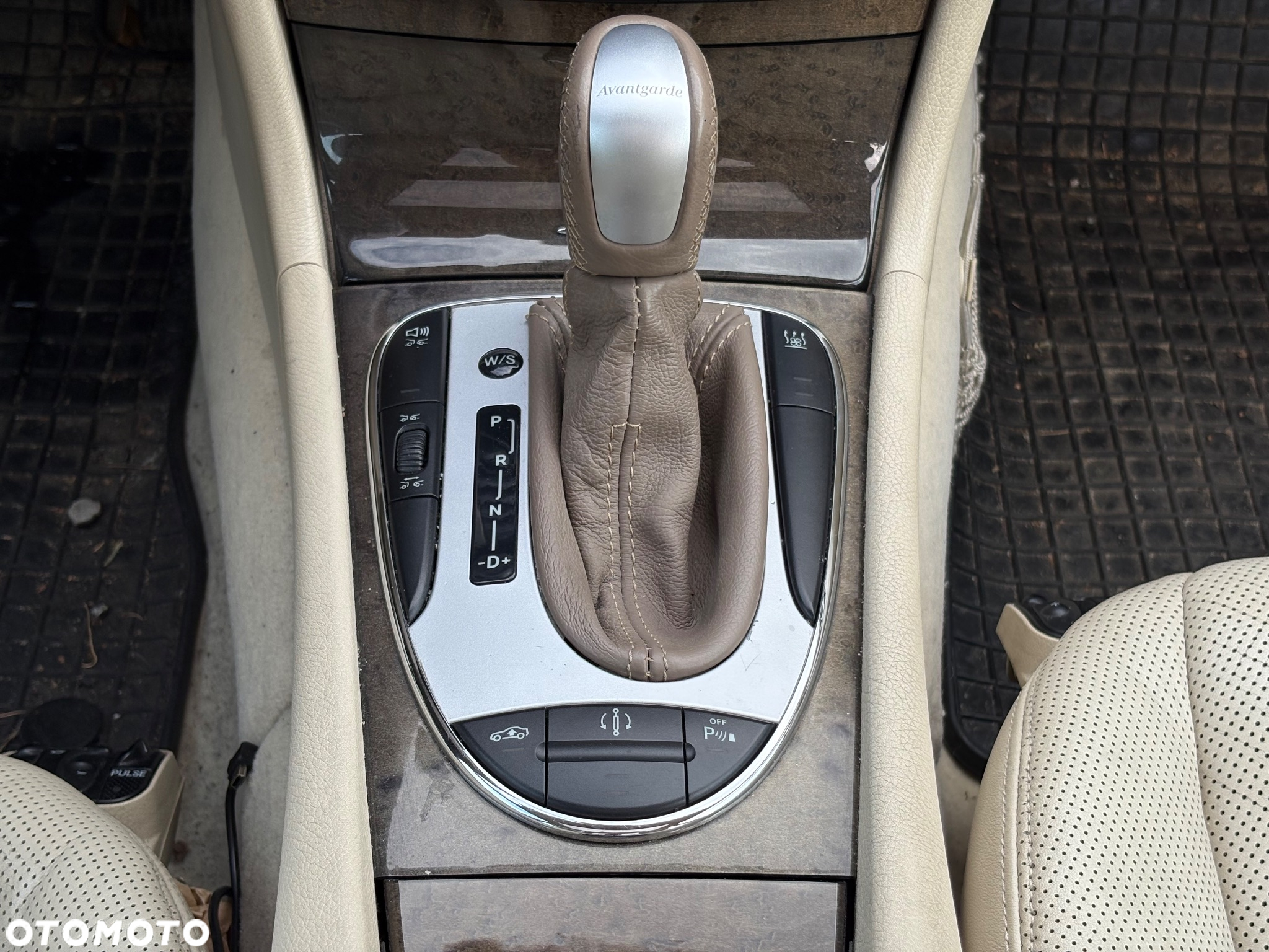 Mercedes-Benz Klasa E 500 Avantgarde - 32