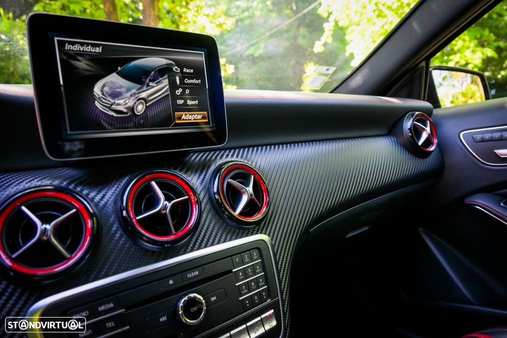 Mercedes-Benz A 45 AMG 4-Matic - 32