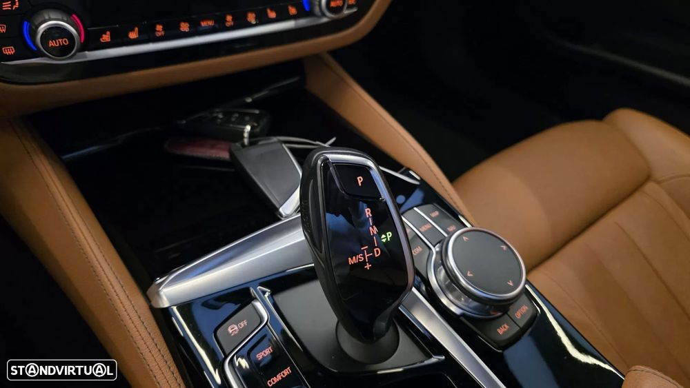 BMW 530 e iPerformance Line Luxury - 48