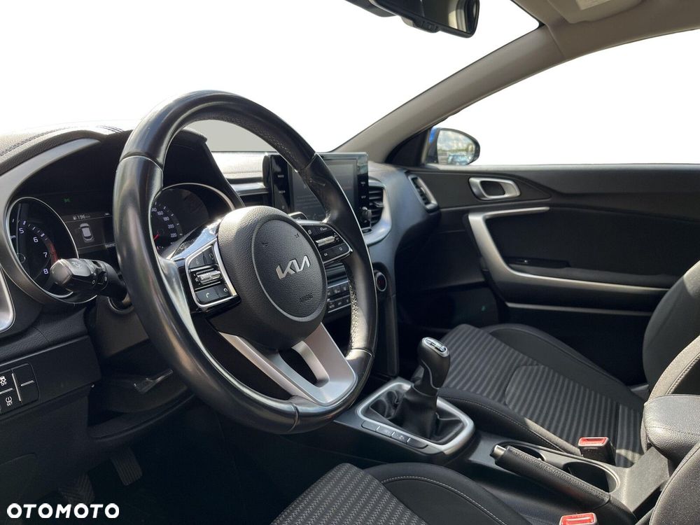 Kia XCeed - 10