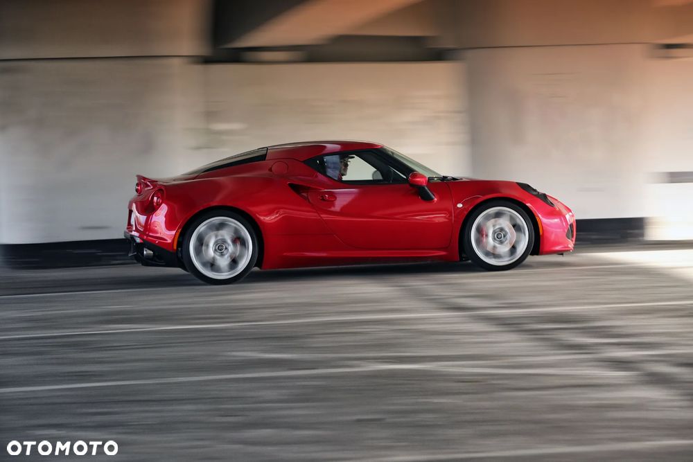 Alfa Romeo 4C - 5