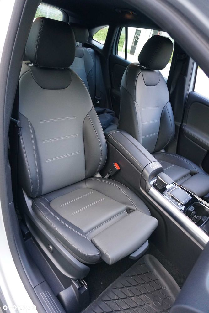 Mercedes-Benz GLA - 11