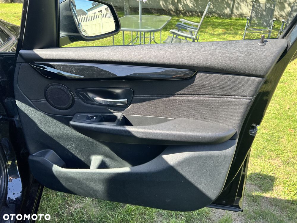 BMW Seria 2 218d - 14