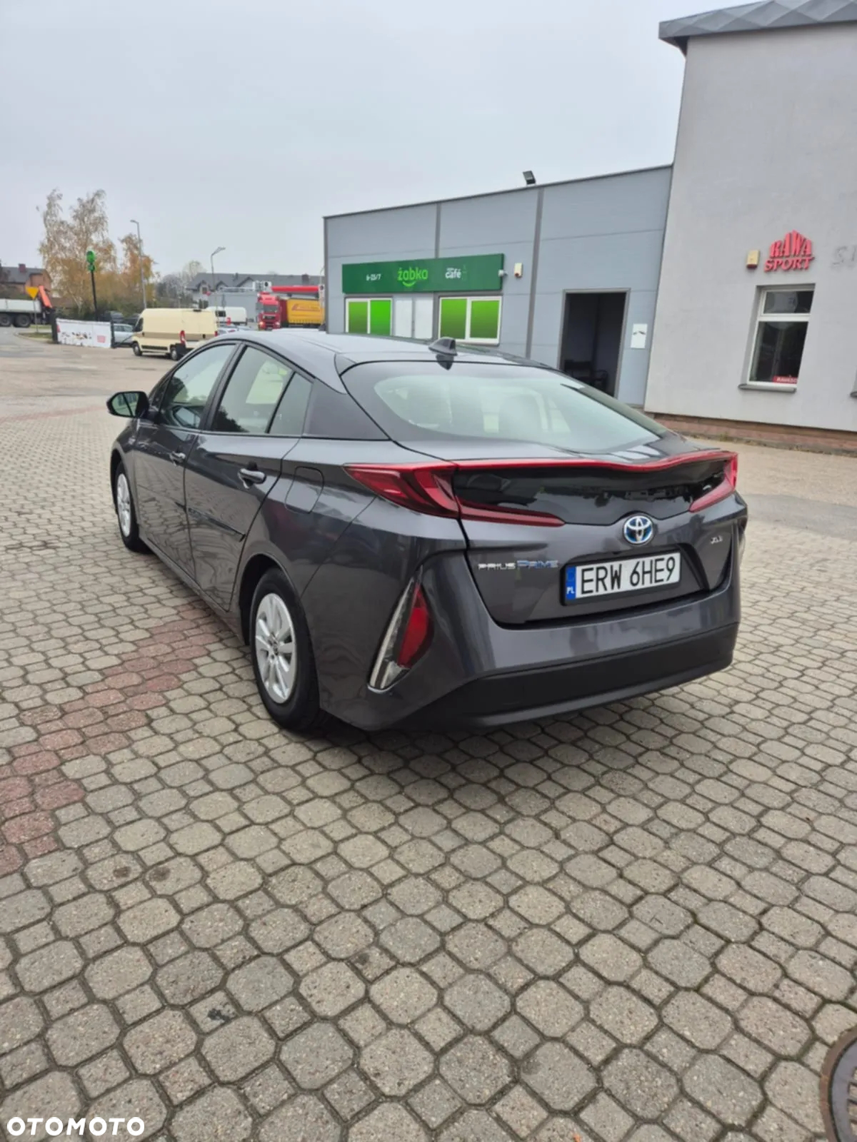 Toyota Prius Plug-in 1.8 Hybrid Executive - 4