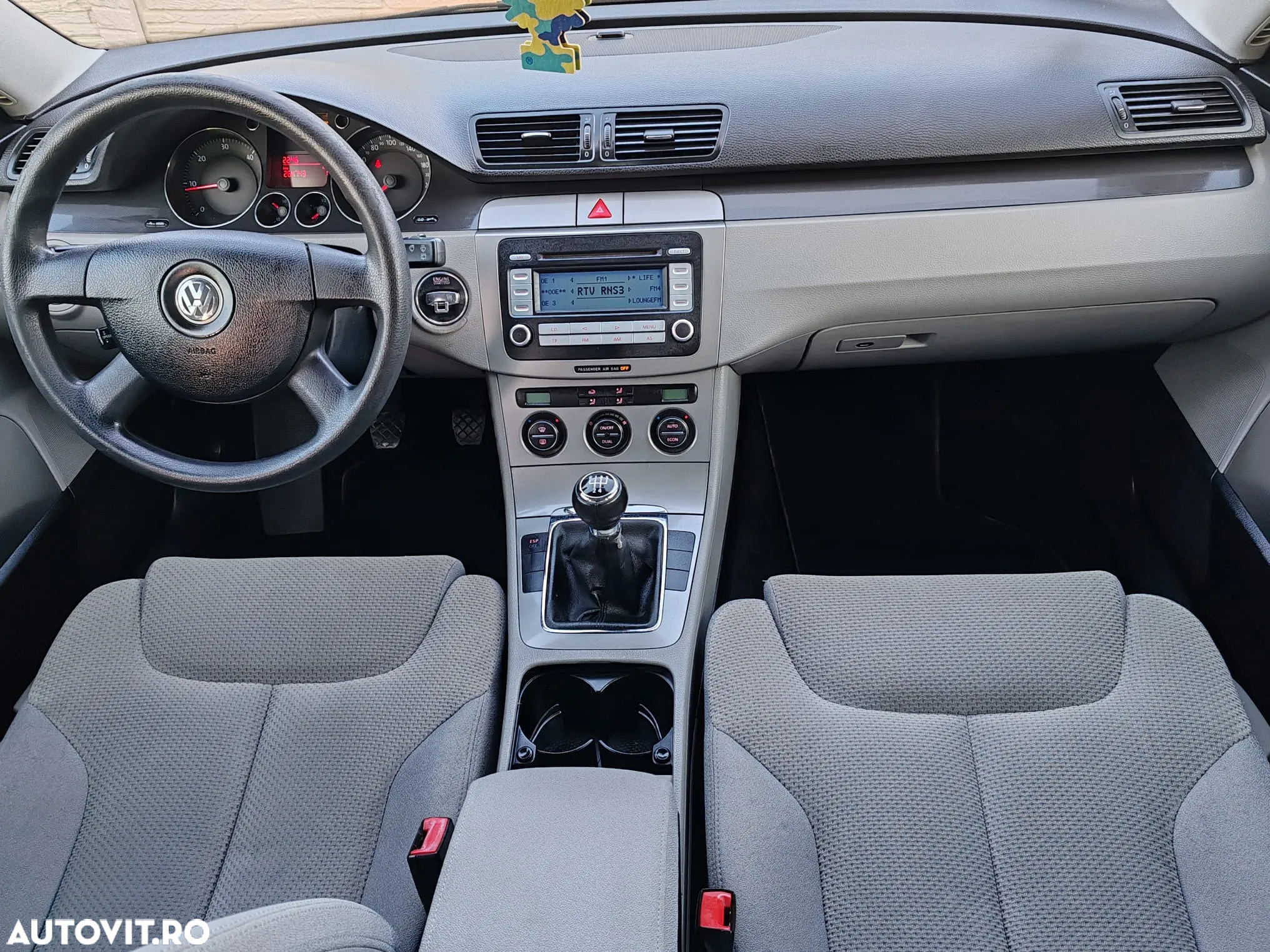 Volkswagen Passat - 4