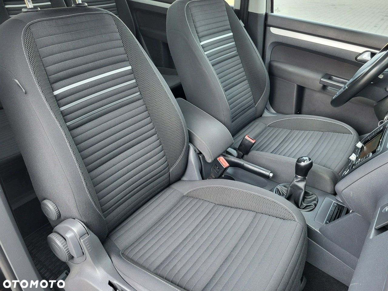 Volkswagen Touran - 21