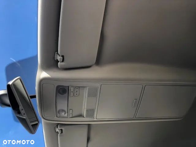 Volkswagen Touran - 14