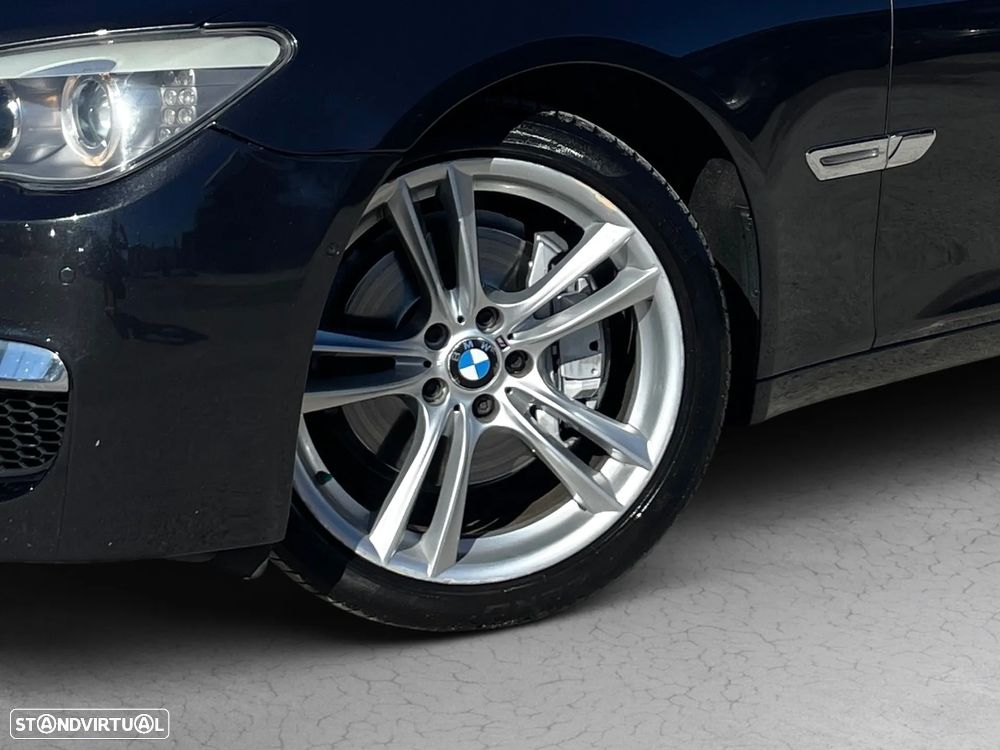 BMW 740 d Pack M - 43