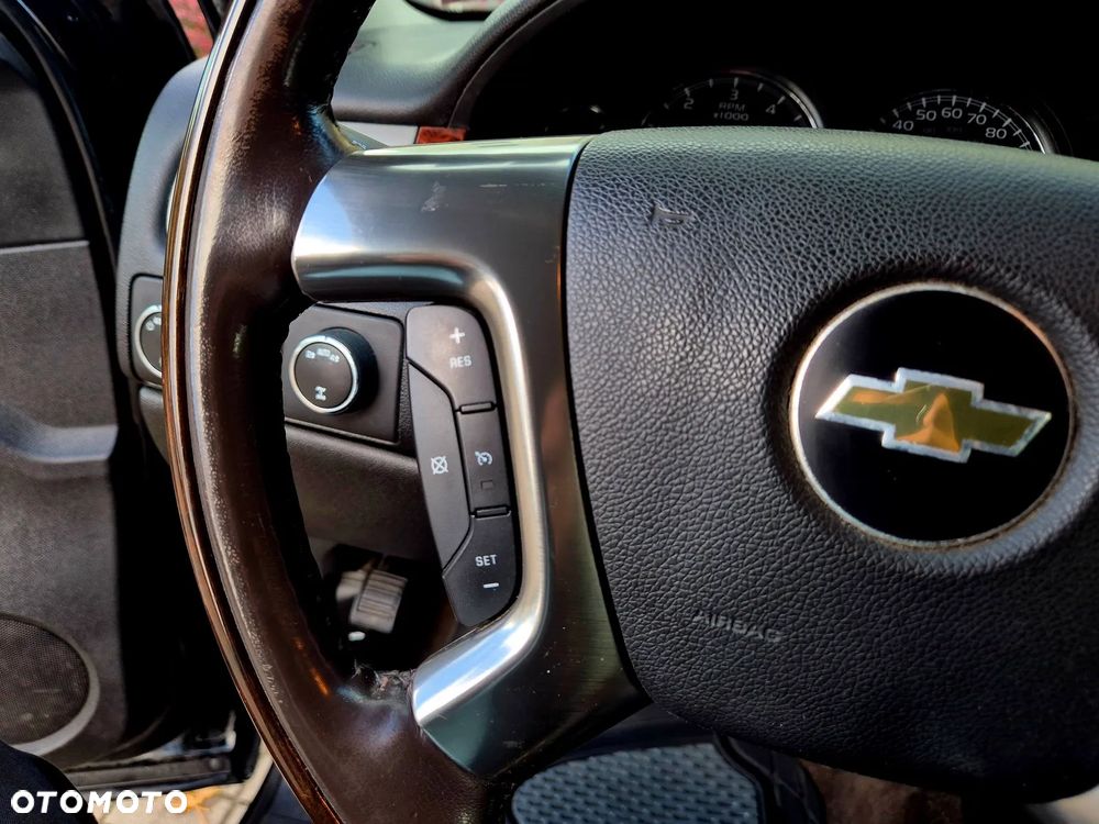 Chevrolet Suburban 5.3 LS 1500 4WD - 21