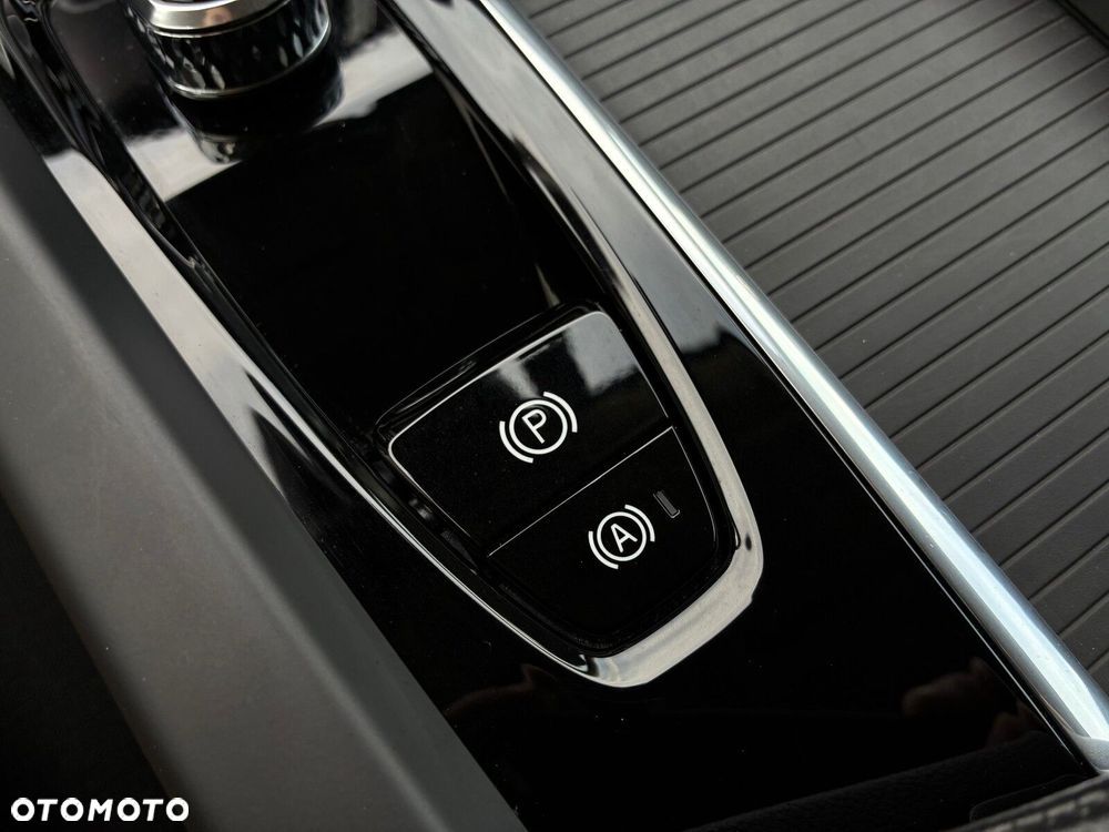 Volvo XC 60 B4 B Momentum - 26