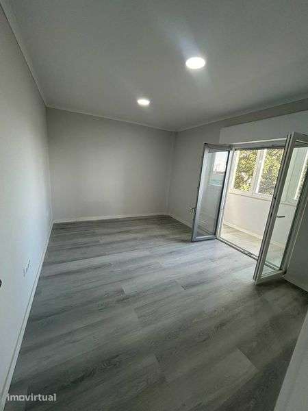 Vende-se apartamento T2 remodelado - Setúbal | VENDA PARTICULAR - Grande imagem: 4/9