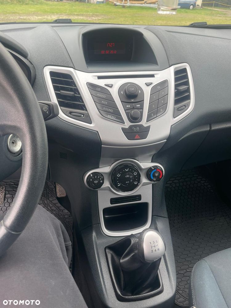 Ford Fiesta 1.25 Celebration - 11