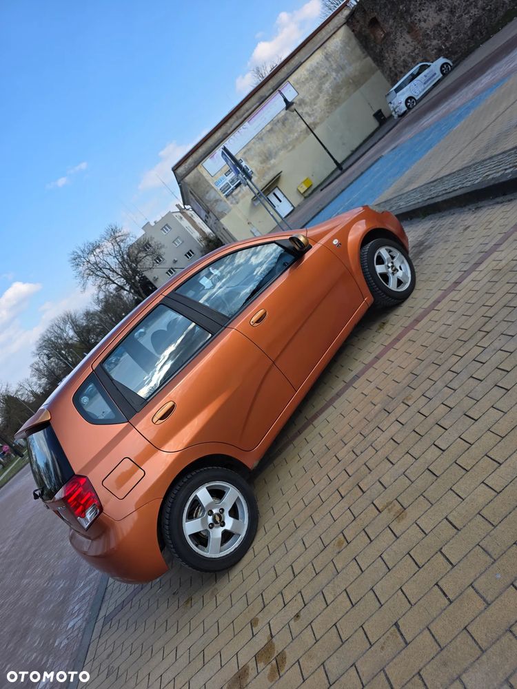 Chevrolet Kalos - 12