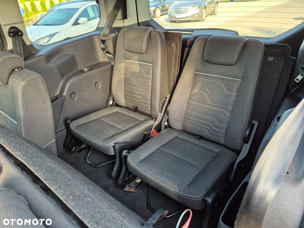 Ford Tourneo Connect Grand - 35