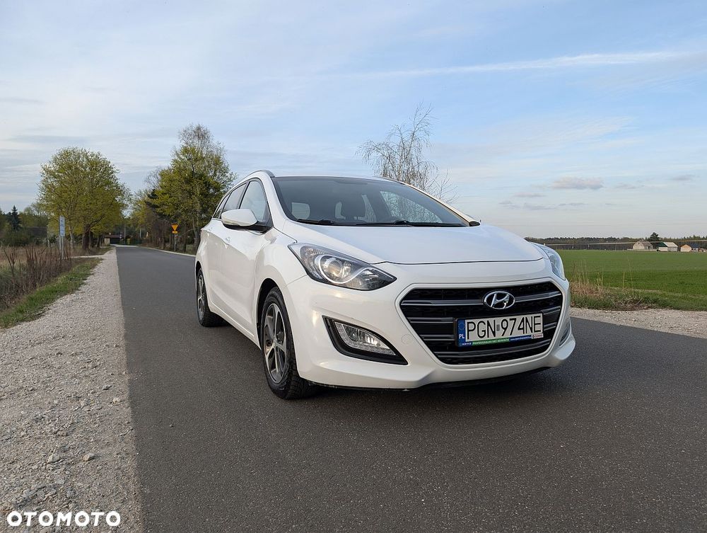 Hyundai i30 blue Kombi 1.4 YES Gold - 6