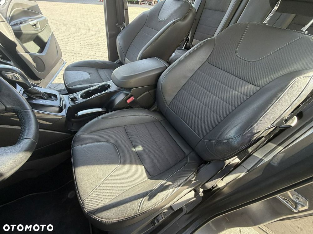 Ford Kuga 2.0 TDCi 4x4 Titanium - 24