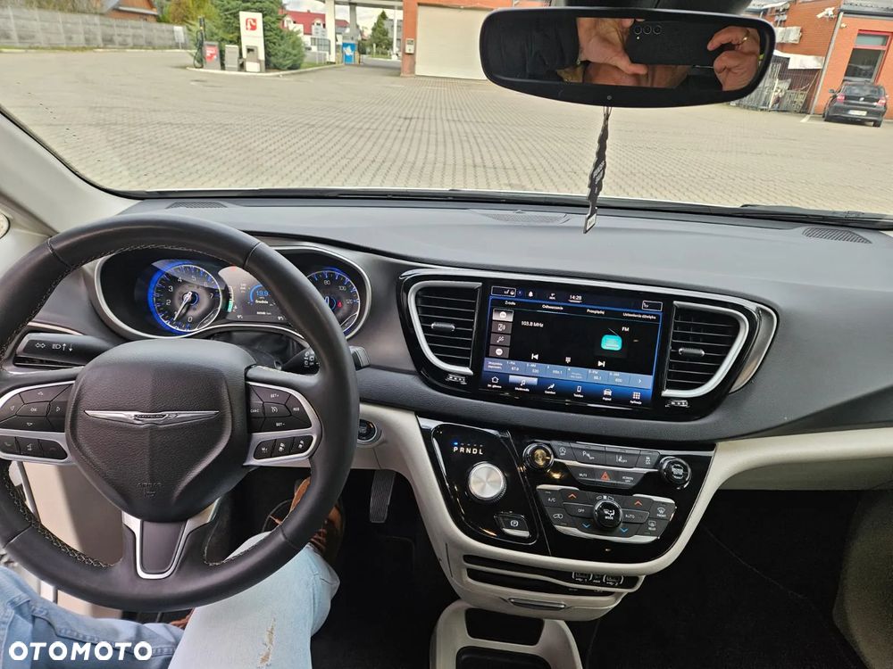 Chrysler Pacifica - 6