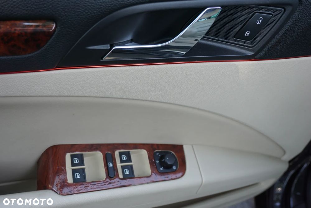 Skoda Superb 2.0 TSI L&K DSG - 19