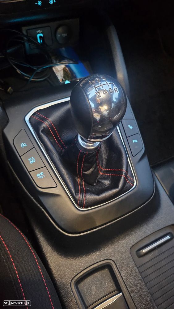 Ford Focus 1.0 EcoBoost MHEV ST-Line - 10