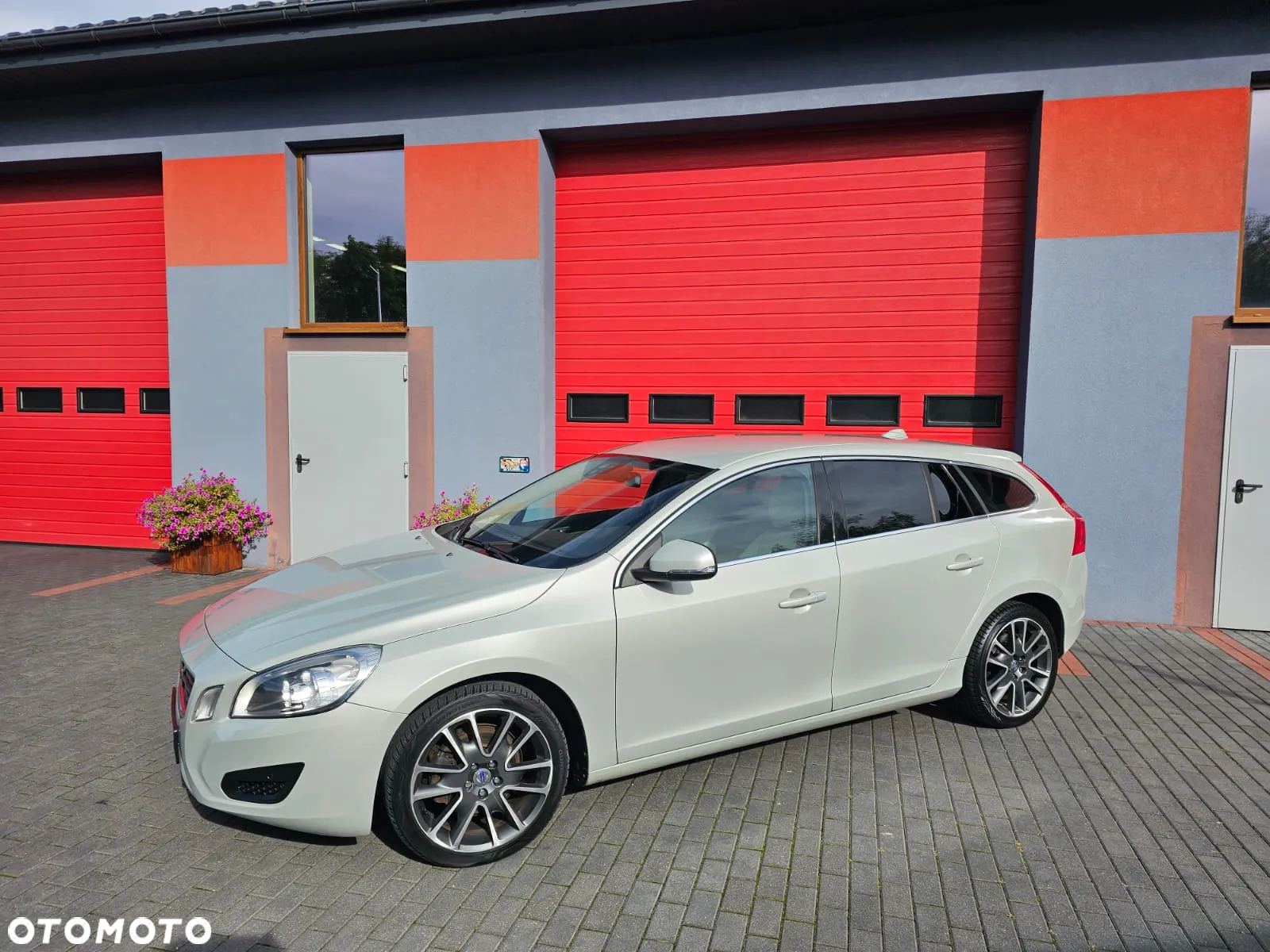 Volvo V60 D3 Geartronic Summum - 4