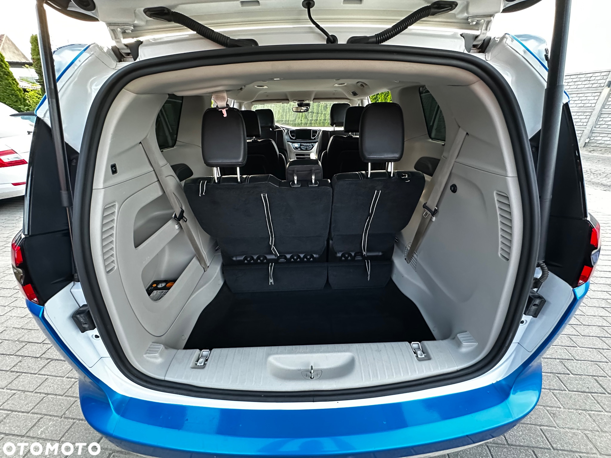 Chrysler Pacifica - 15