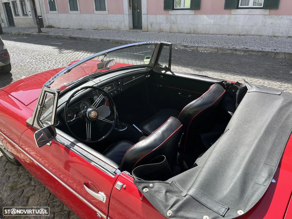 MG MGB - 19