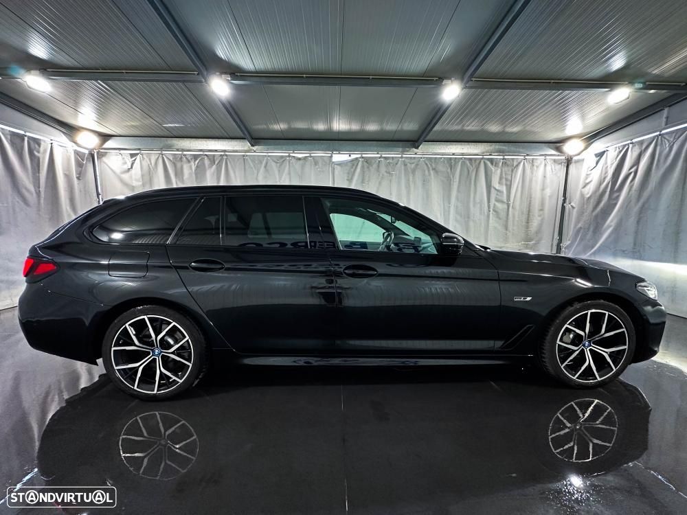 BMW 530 e Pack Desportivo M - 12