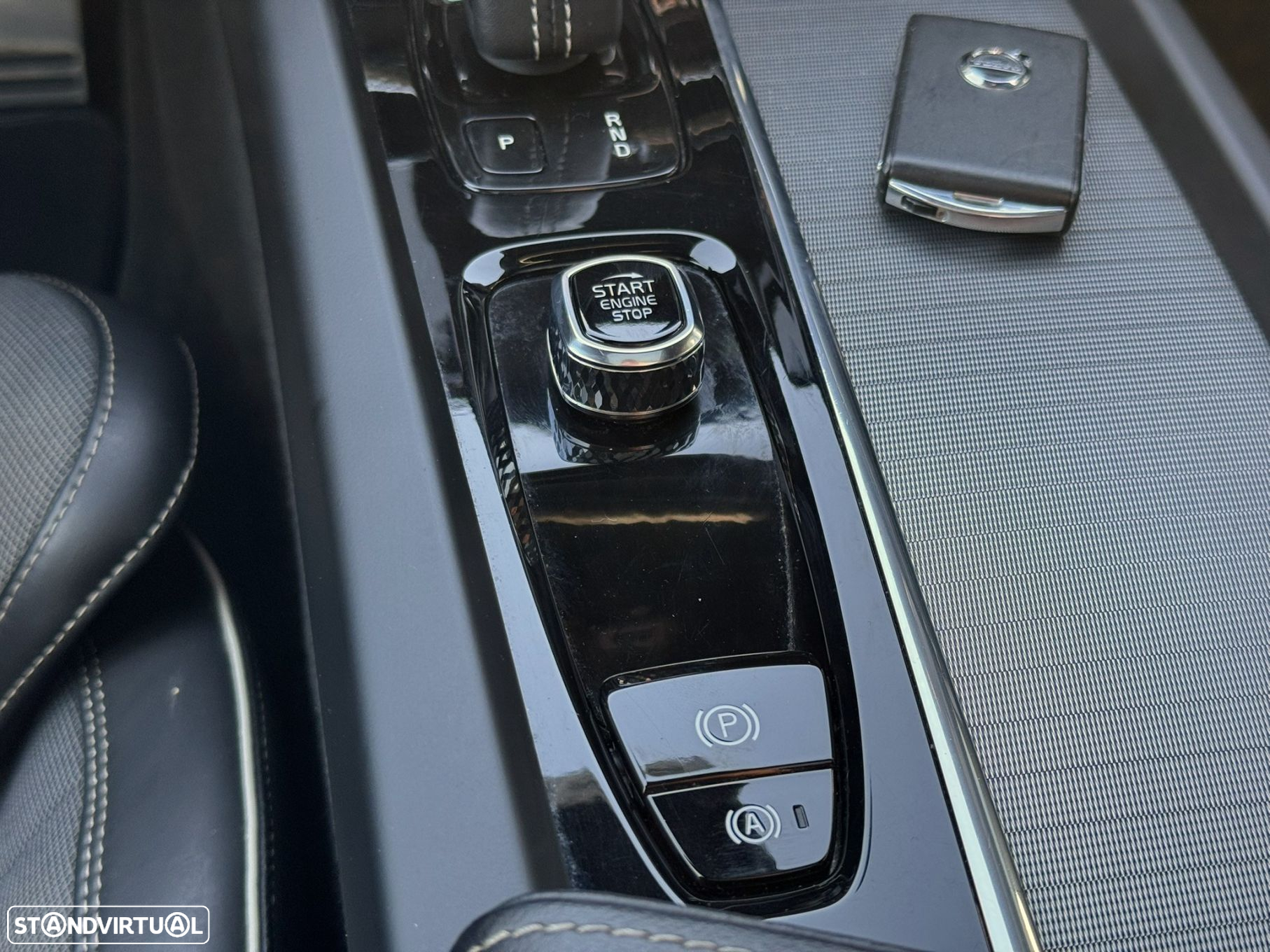Volvo XC 60 2.0 T6 PHEV R-Design AWD - 60