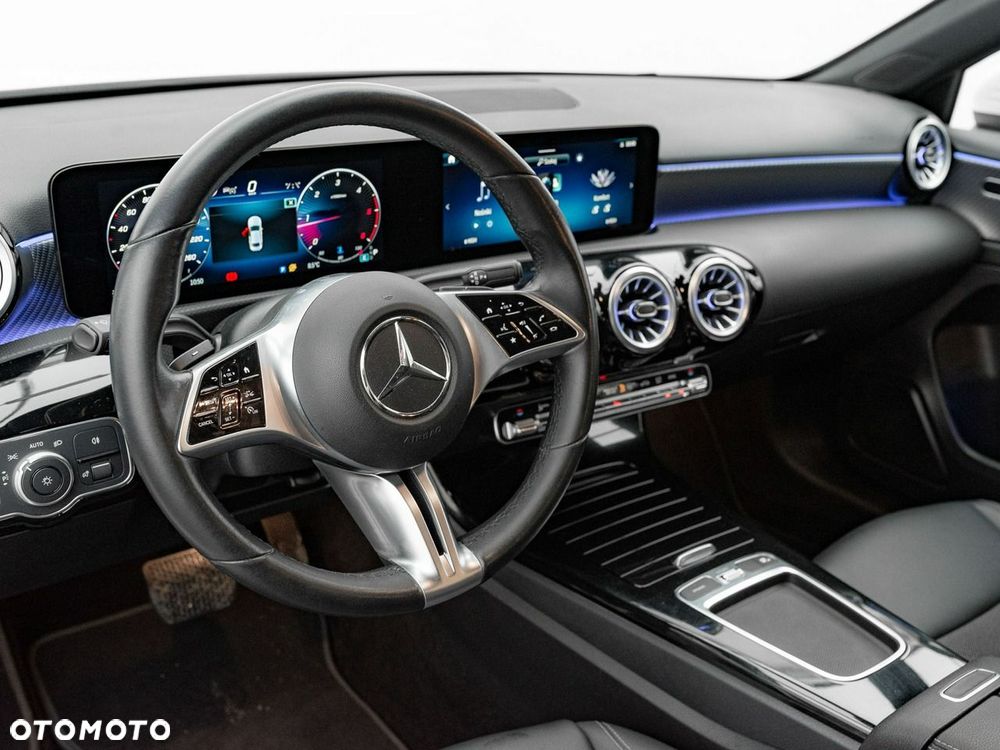 Mercedes-Benz Klasa A 200 d 4-Matic Progressive 8G-DCT - 7