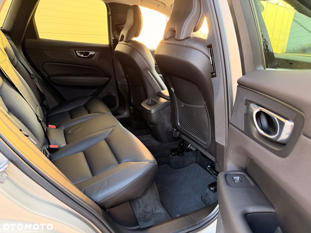 Volvo XC 60 T4 Geartronic Momentum Pro - 8